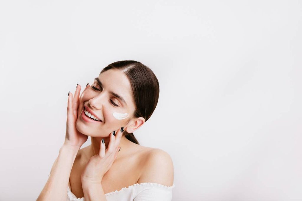 Body Oil Skincare: Why Your Skin’s Craving This Ancient Glow Secret (And How to Use It Right)
