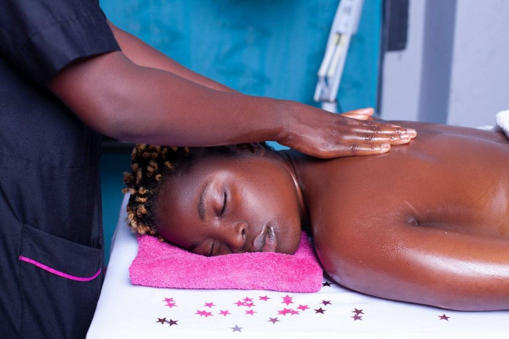 How to Use Aromatherapy Oil on Your Body: The Right (and Wrong) Ways to Glow Inside and Out