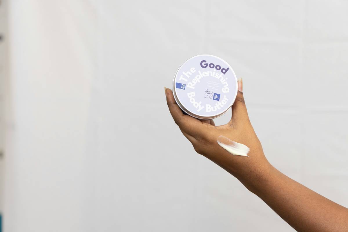Is Moisturizing Oil Good for Body Skin? The Truth Behind the Glow
