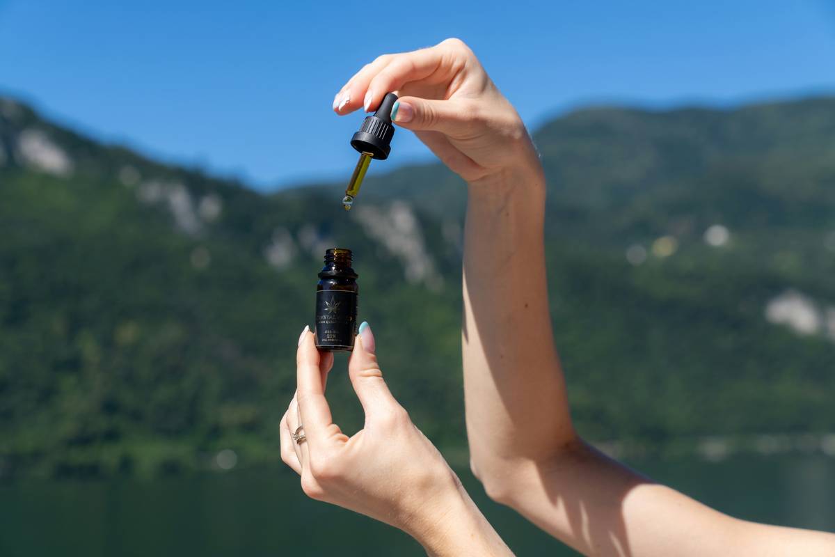 Moisturizing Oil Skincare Routine Oily Skin: Why Less Is More